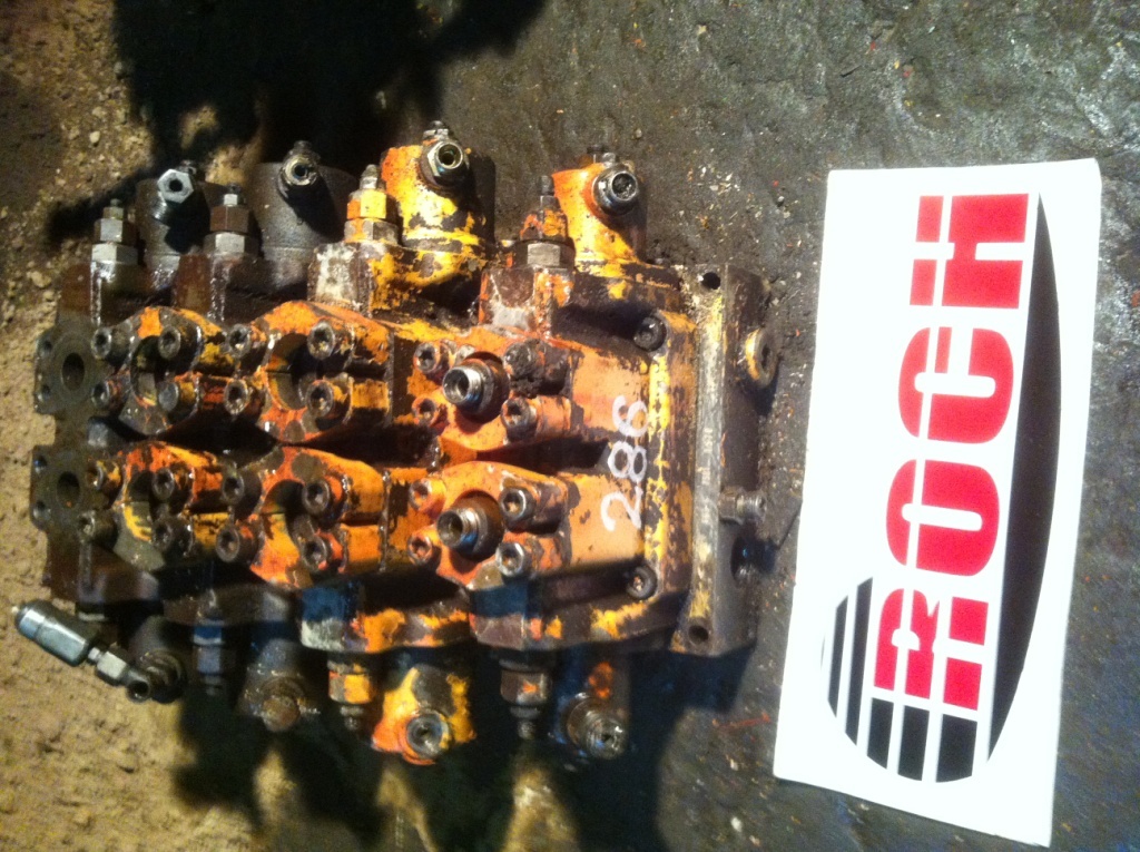 LINDE 669675011570 VW18 5610 + VW25 5601 + 669B11 5601 - 4 SEKCYJNY - Supapa hidraulica pentru Utilaje constructii: Foto 1 LINDE 669675011570 VW18 5610 + VW25 5601 + 669B11 5601 - 4 SEKCYJNY - Supapa hidraulica pentru Utilaje constructii: Foto 1