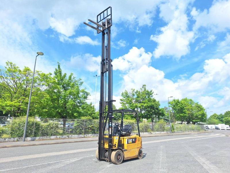 Caterpillar EP25KP - Electrostivuitor: Foto 4 Caterpillar EP25KP - Electrostivuitor: Foto 4