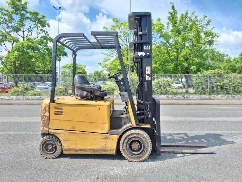 Caterpillar EP25KP - Electrostivuitor: Foto 3 Caterpillar EP25KP - Electrostivuitor: Foto 3