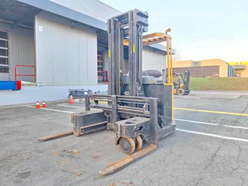 Caterpillar NRM20K - Stivuitor cu catarg retractabil, cu schimbare rapidă de direcţie: Foto 2 Caterpillar NRM20K - Stivuitor cu catarg retractabil, cu schimbare rapidă de direcţie: Foto 2