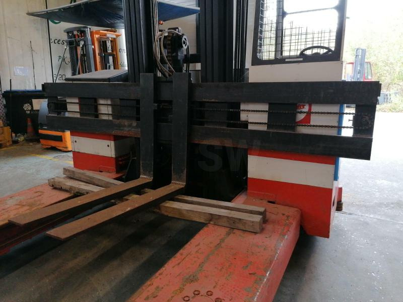 Combilift ESA30 - Stivuitor cu catarg retractabil, cu schimbare rapidă de direcţie: Foto 4 Combilift ESA30 - Stivuitor cu catarg retractabil, cu schimbare rapidă de direcţie: Foto 4