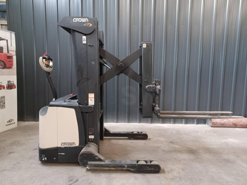 Crown SHR5520-1.3 - Transpalet la mare înălţime: Foto 1 Crown SHR5520-1.3 - Transpalet la mare înălţime: Foto 1