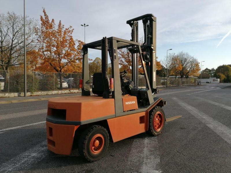 Nissan EGH02A30U - Stivuitor diesel: Foto 4 Nissan EGH02A30U - Stivuitor diesel: Foto 4