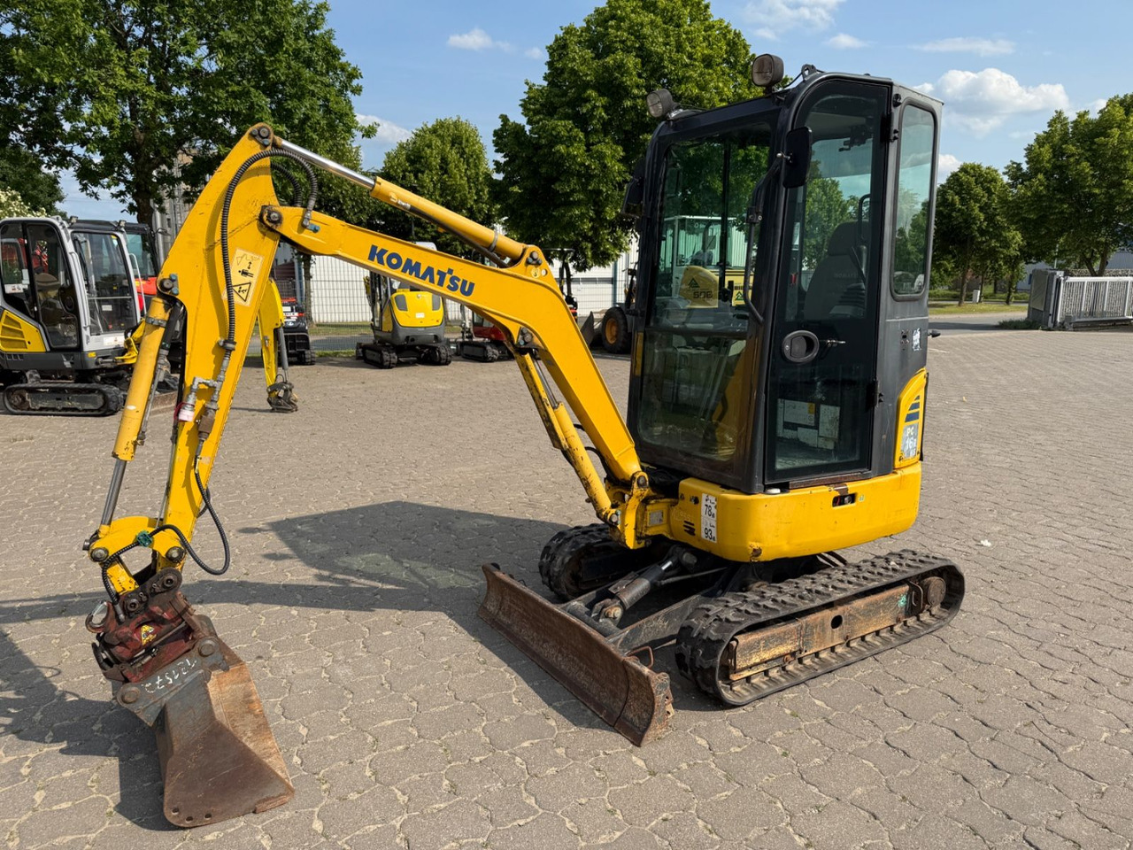 Komatsu PC 16R-3HS, Bj 17, 2210 BH, Tilt mit HS01, GL - Mini excavator: Foto 1 Komatsu PC 16R-3HS, Bj 17, 2210 BH, Tilt mit HS01, GL - Mini excavator: Foto 1