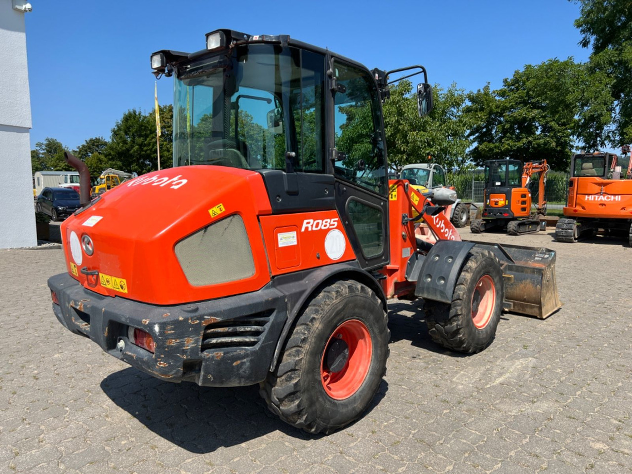 Kubota R 085, Bj 19, 1950 BH, SWE, Schaufel, Gabel - Încărcător frontal pe pneuri: Foto 4 Kubota R 085, Bj 19, 1950 BH, SWE, Schaufel, Gabel - Încărcător frontal pe pneuri: Foto 4