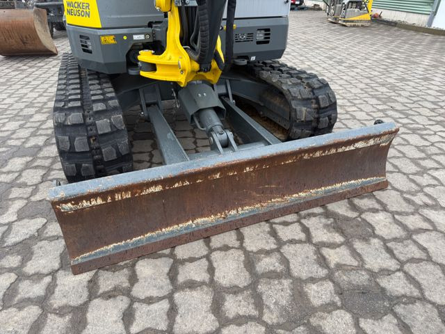 Wacker EZ 50, Bj 24, 300 BH, Gummiketten, HS03, TL Wacker EZ 50, Bj 24, 300 BH, Gummiketten, HS03, TL - Mini excavator: Foto 3 Wacker EZ 50, Bj 24, 300 BH, Gummiketten, HS03, TL Wacker EZ 50, Bj 24, 300 BH, Gummiketten, HS03, TL - Mini excavator: Foto 3