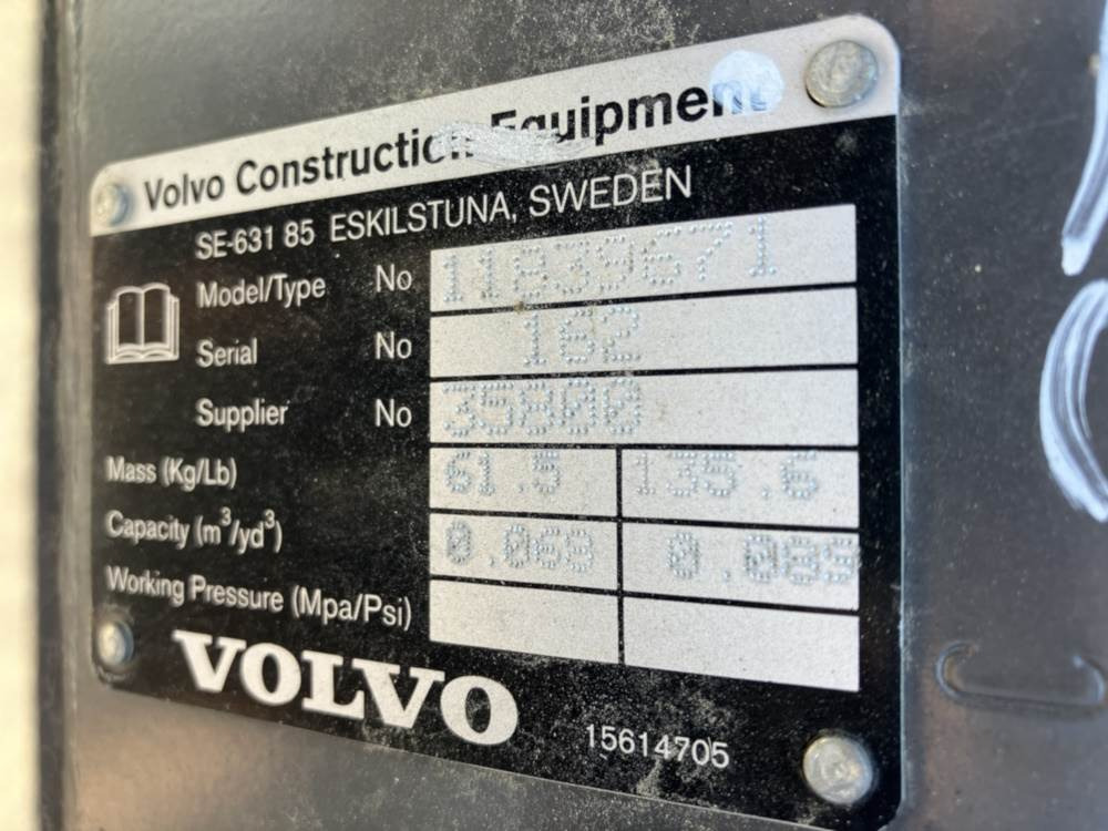 Volvo Tieflöffel mit Zähnen - Festanbau - Buldoexcavator: Foto 5 Volvo Tieflöffel mit Zähnen - Festanbau - Buldoexcavator: Foto 5
