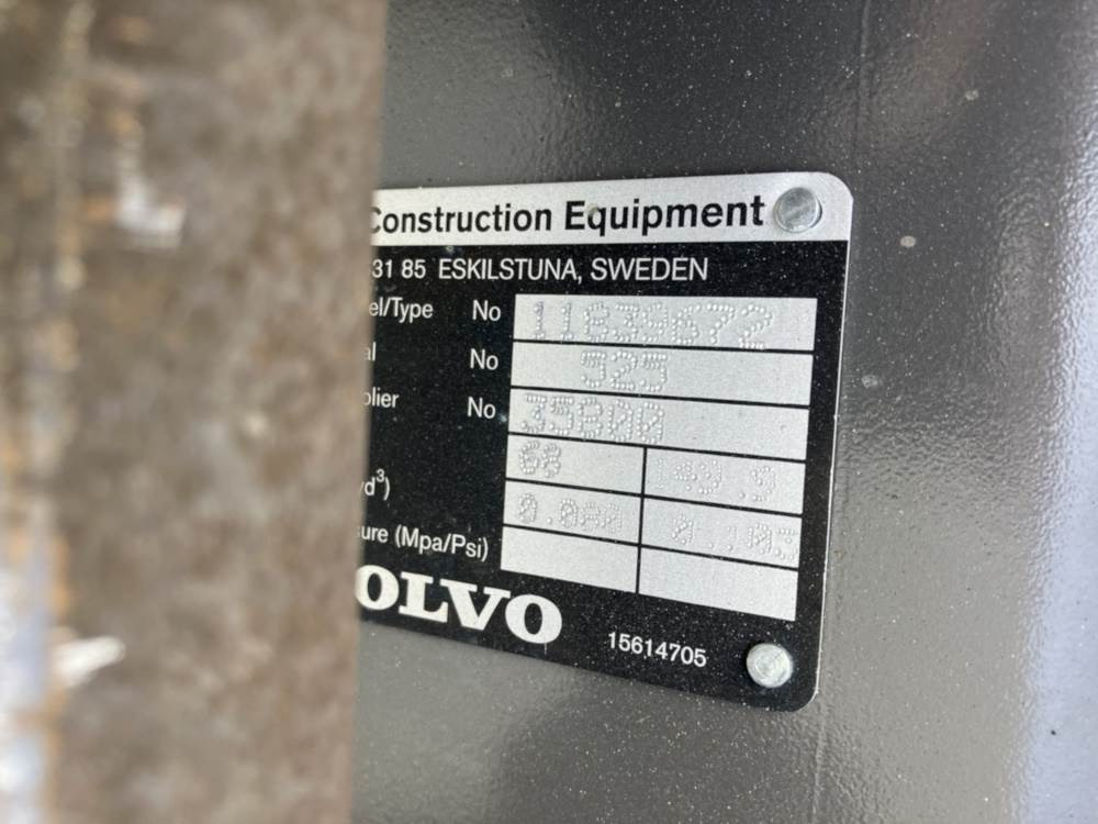 Volvo Tieflöffel mit Zähnen - Festanbau - Buldoexcavator: Foto 3 Volvo Tieflöffel mit Zähnen - Festanbau - Buldoexcavator: Foto 3