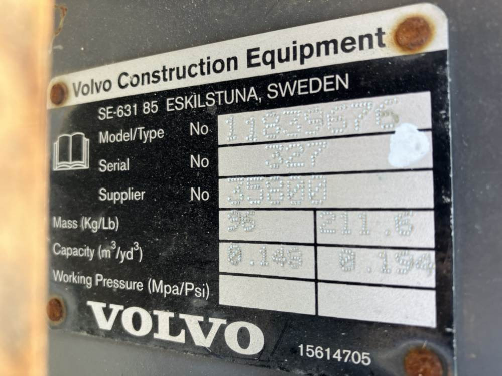 Volvo Tieflöffel mit Zähnen - Buldoexcavator: Foto 5 Volvo Tieflöffel mit Zähnen - Buldoexcavator: Foto 5