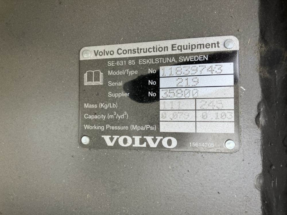 Volvo Tieflöffel mit Zähnen - Buldoexcavator: Foto 4 Volvo Tieflöffel mit Zähnen - Buldoexcavator: Foto 4