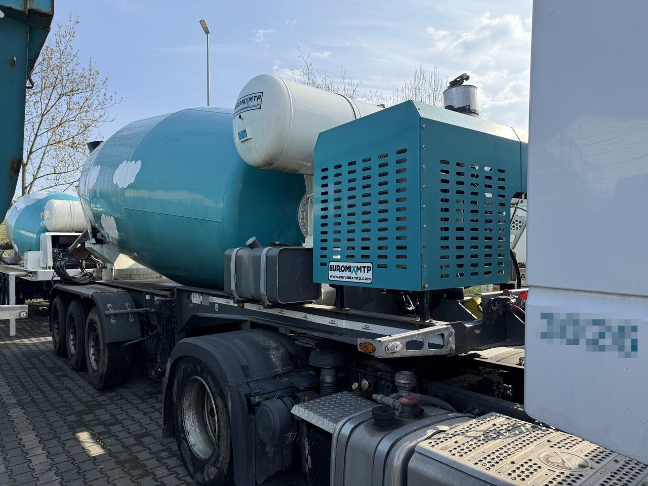 Betonmischer-Auflieger Euromix 12 m³ mit Motor - Autobetonieră: Foto 4 Betonmischer-Auflieger Euromix 12 m³ mit Motor - Autobetonieră: Foto 4
