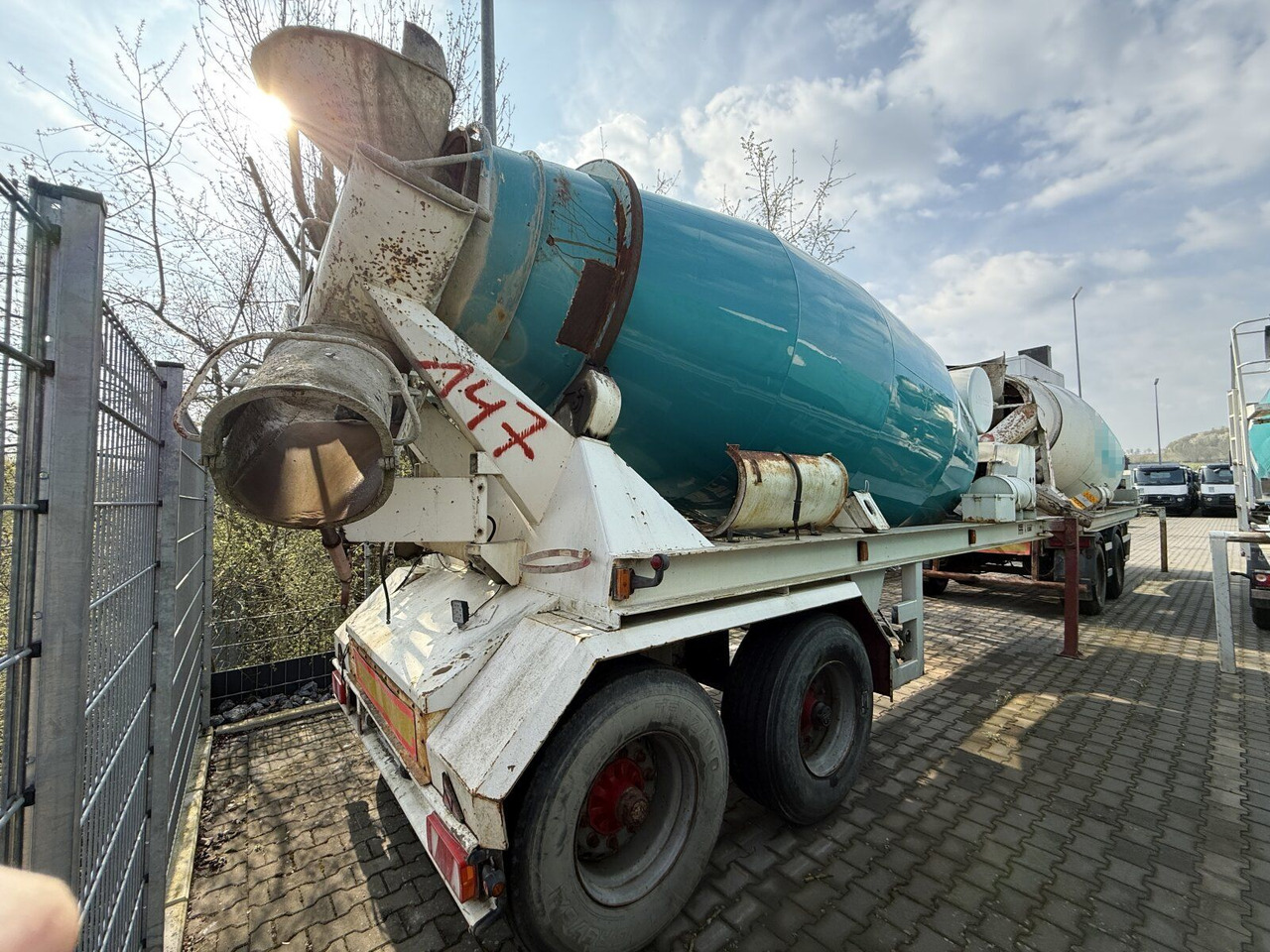Betonmischer-Auflieger Stetter 10 m³ mit Motor - Autobetonieră: Foto 2 Betonmischer-Auflieger Stetter 10 m³ mit Motor - Autobetonieră: Foto 2