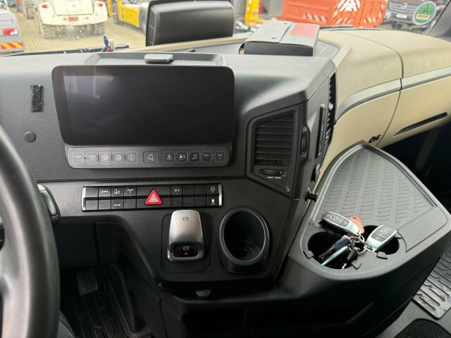 Mercedes-Benz ACTROS 1846 4x4 HAD Eur 6 Kipphydraulik Retarder - Cap tractor: Foto 3 Mercedes-Benz ACTROS 1846 4x4 HAD Eur 6 Kipphydraulik Retarder - Cap tractor: Foto 3