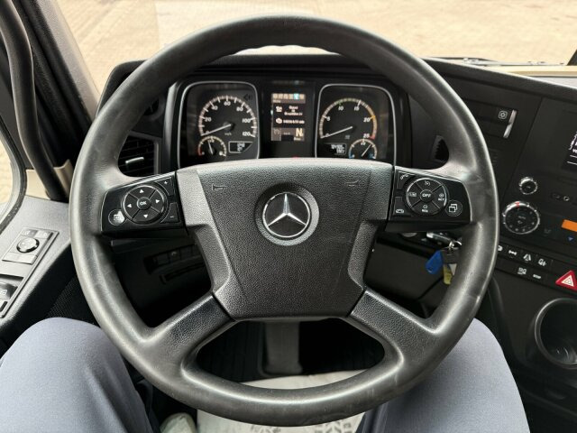 Mercedes-Benz Actros 1845 SZM 4x2 Retarder Kipphydraulik - Cap tractor: Foto 2 Mercedes-Benz Actros 1845 SZM 4x2 Retarder Kipphydraulik - Cap tractor: Foto 2