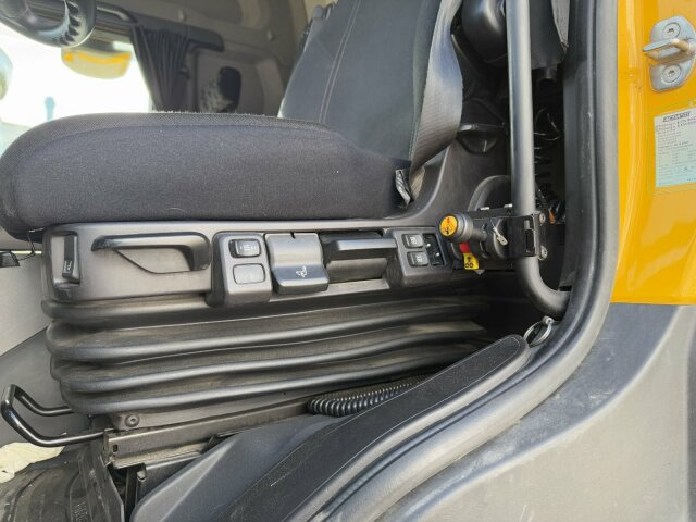 Scania G450 XT 4x4 Euro 6 SZM Kipphydraulik Blatt/ Luft - Cap tractor: Foto 5 Scania G450 XT 4x4 Euro 6 SZM Kipphydraulik Blatt/ Luft - Cap tractor: Foto 5