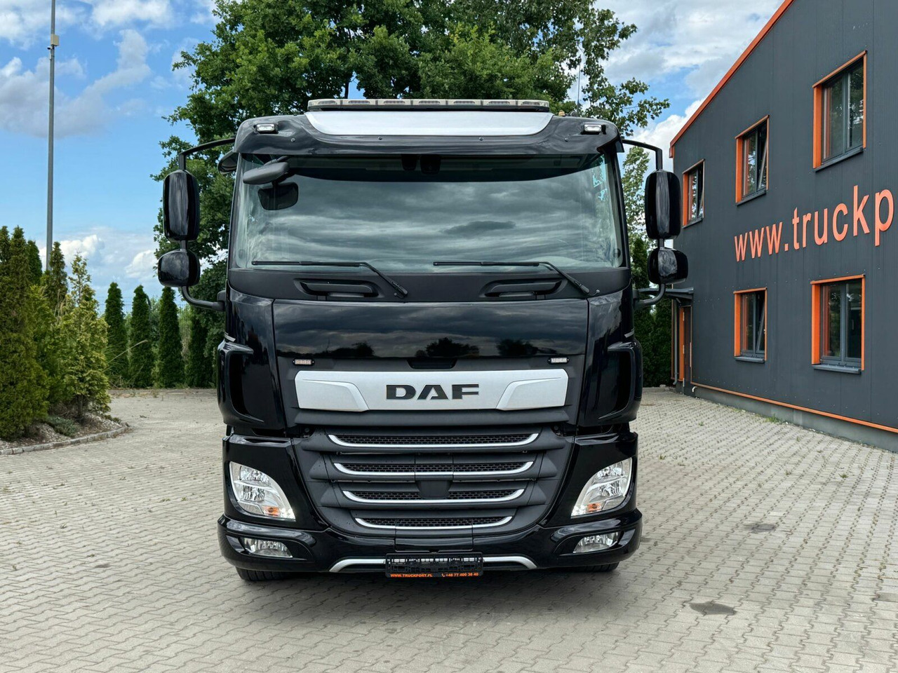 DAF CF 450 FAN 6x2 Pritsche mit Kran HIAB 188 E-6 - Camion cu macara: Foto 3 DAF CF 450 FAN 6x2 Pritsche mit Kran HIAB 188 E-6 - Camion cu macara: Foto 3