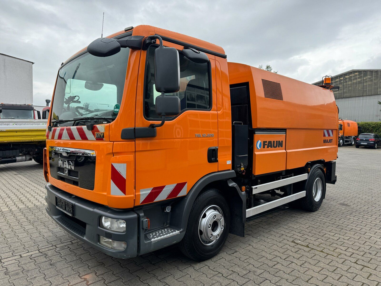 MAN 12.220 4x2 BL Kehrmaschine Viajet 5RHS - Măturătoare stradală: Foto 3 MAN 12.220 4x2 BL Kehrmaschine Viajet 5RHS - Măturătoare stradală: Foto 3