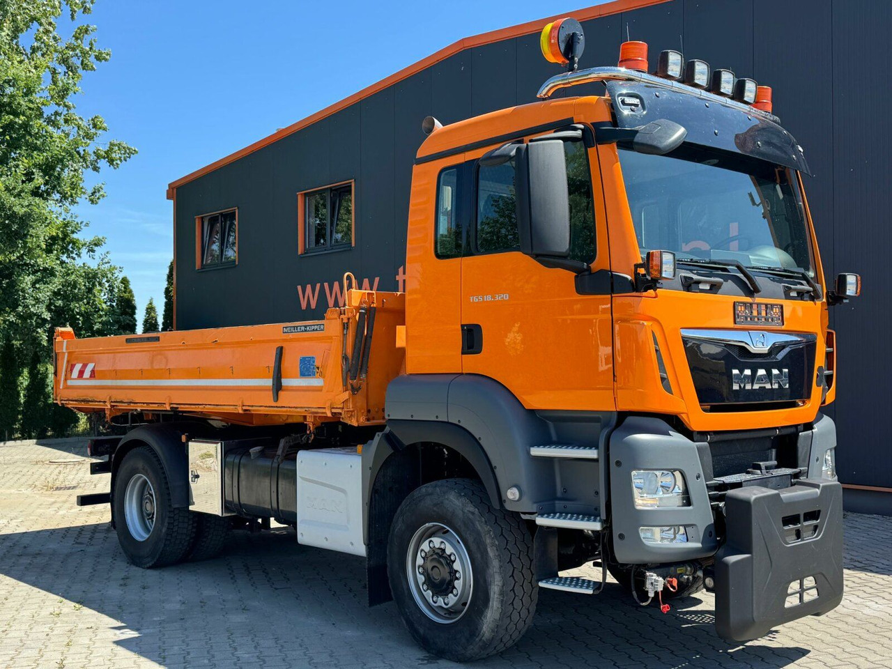 MAN TGS 18.320 4x4 BL Euro 6 Kipper + Winterdienst - Camion basculantă: Foto 1 MAN TGS 18.320 4x4 BL Euro 6 Kipper + Winterdienst - Camion basculantă: Foto 1