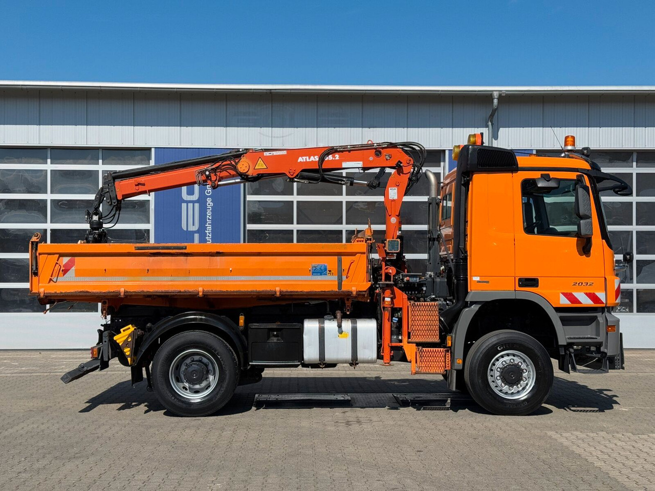 Mercedes-Benz ACTROS 2044 4x4 Kipper Kran ATLAS 65.2 A2L - Camion basculantă, Camion cu macara: Foto 3 Mercedes-Benz ACTROS 2044 4x4 Kipper Kran ATLAS 65.2 A2L - Camion basculantă, Camion cu macara: Foto 3