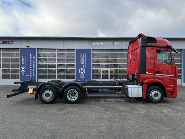 Leasing de Mercedes-Benz ACTROS 2543 6x2 Wechselaufbau BDF AHK 2 Betten Mercedes-Benz ACTROS 2543 6x2 Wechselaufbau BDF AHK 2 Betten: Foto 8 Leasing de Mercedes-Benz ACTROS 2543 6x2 Wechselaufbau BDF AHK 2 Betten Mercedes-Benz ACTROS 2543 6x2 Wechselaufbau BDF AHK 2 Betten: Foto 8