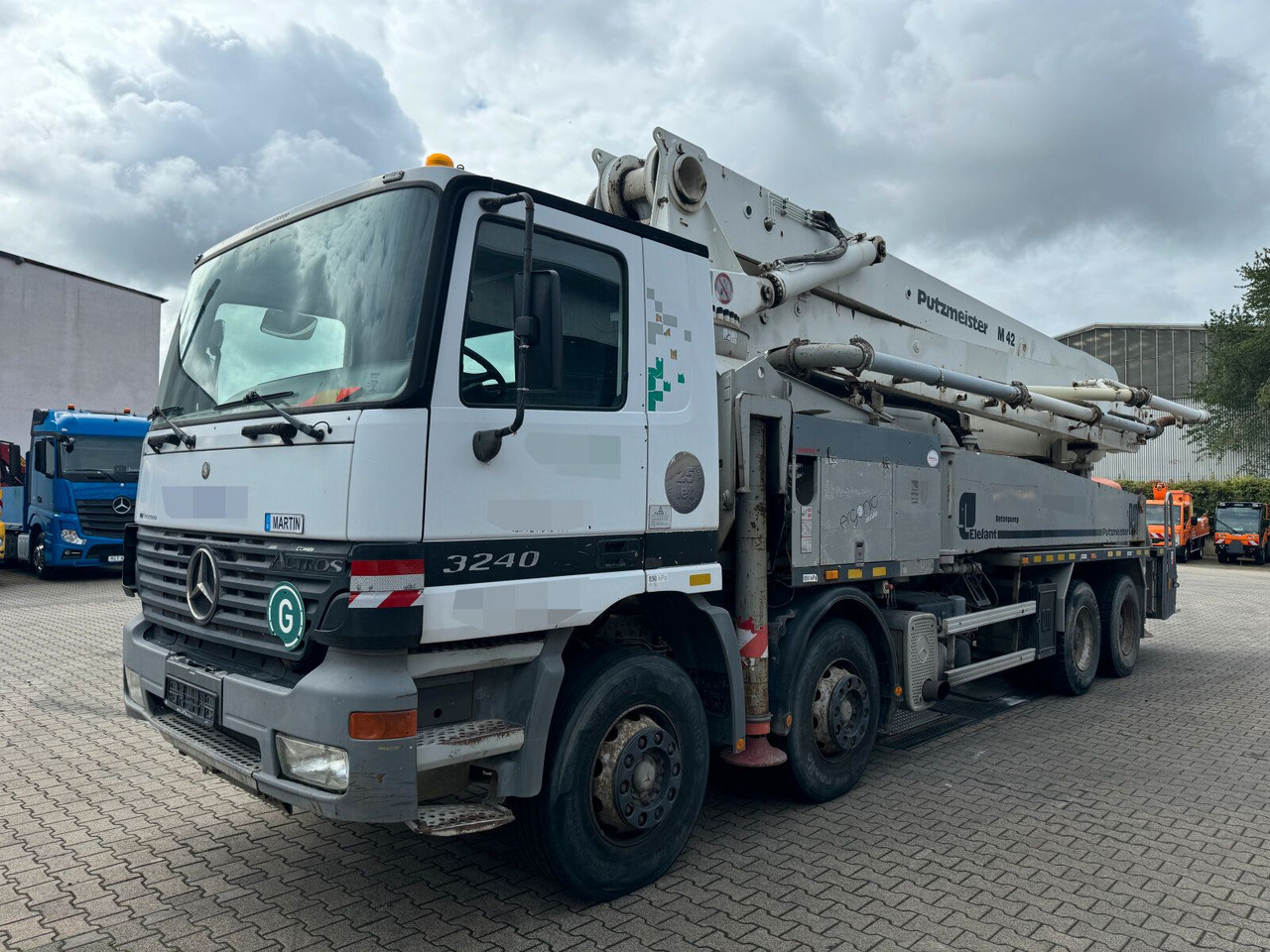 Mercedes-Benz ACTROS 3240 8x4 Betonpumpe PUTZMEISTER BSF 42 M - Autopompă de beton: Foto 3 Mercedes-Benz ACTROS 3240 8x4 Betonpumpe PUTZMEISTER BSF 42 M - Autopompă de beton: Foto 3