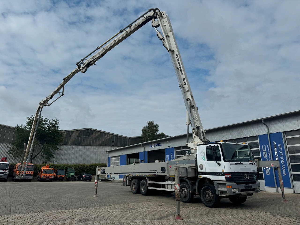 Mercedes-Benz ACTROS 3240 8x4 Betonpumpe PUTZMEISTER BSF 42 M - Autopompă de beton: Foto 2 Mercedes-Benz ACTROS 3240 8x4 Betonpumpe PUTZMEISTER BSF 42 M - Autopompă de beton: Foto 2