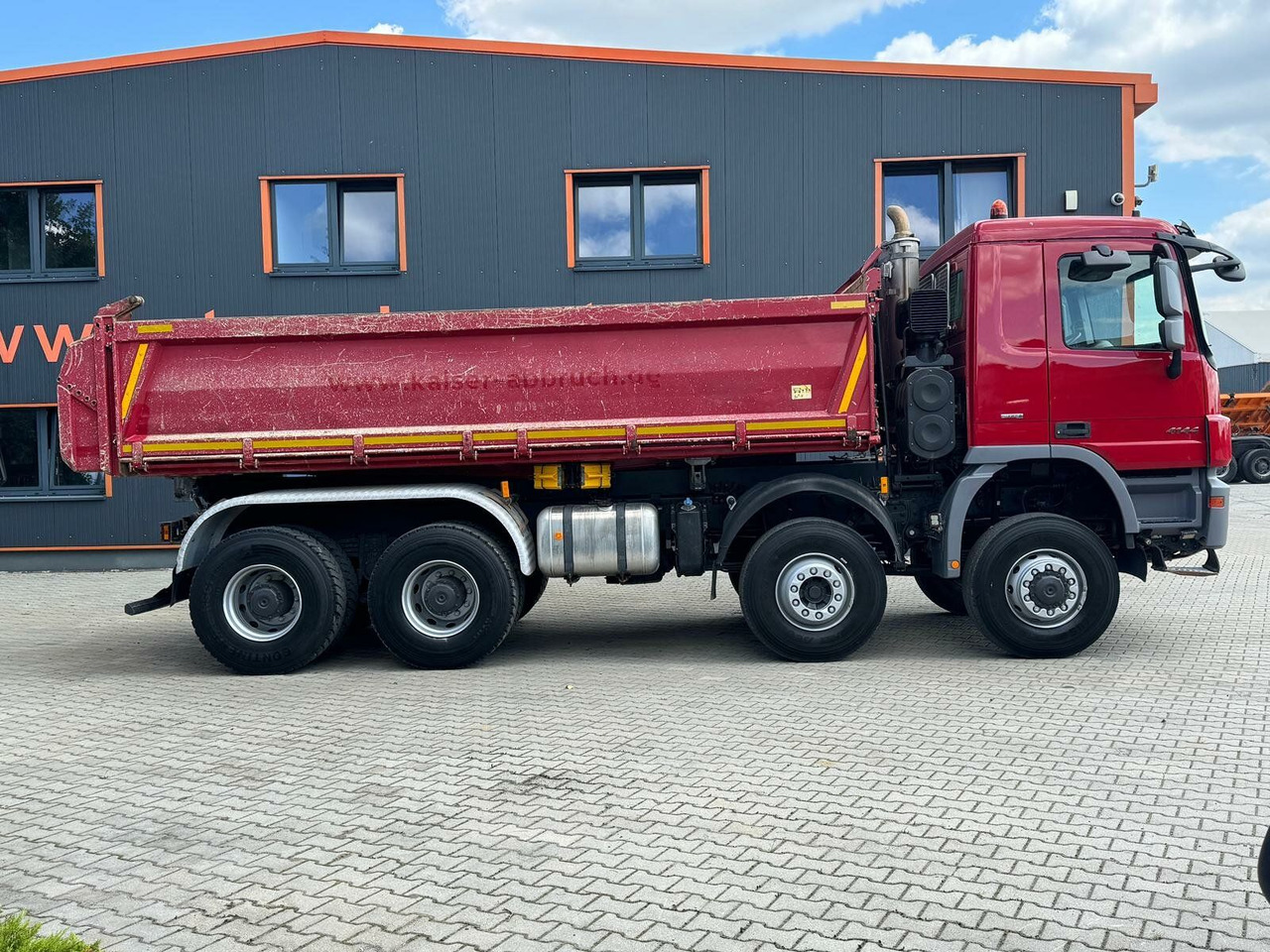 Mercedes-Benz ACTROS 4144 8x6 EURO5 Kipper mit Bordmatik - Camion basculantă: Foto 4 Mercedes-Benz ACTROS 4144 8x6 EURO5 Kipper mit Bordmatik - Camion basculantă: Foto 4