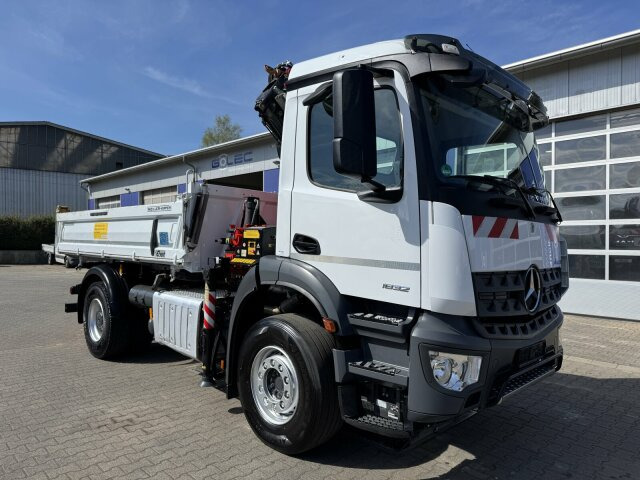 Mercedes-Benz AROCS 1832 4x2 Euro 6 Kipper Kran FASSI F120FB - Camion basculantă, Camion cu macara: Foto 1 Mercedes-Benz AROCS 1832 4x2 Euro 6 Kipper Kran FASSI F120FB - Camion basculantă, Camion cu macara: Foto 1