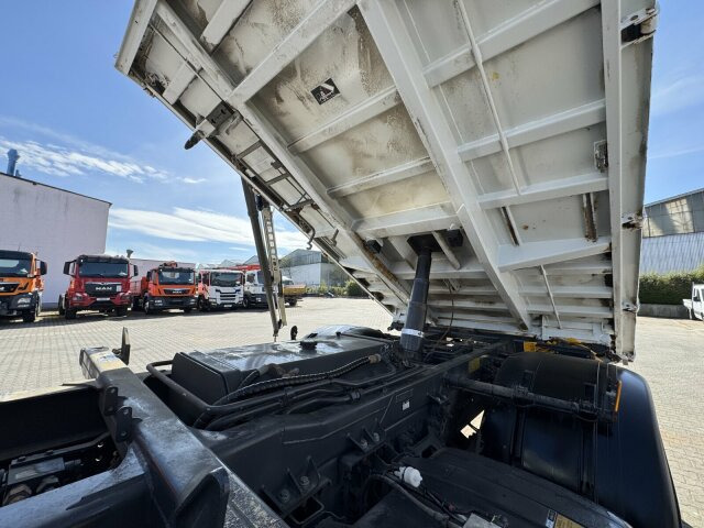 Mercedes-Benz AROCS 1832 4x2 Euro 6 Kipper Kran FASSI F120FB - Camion basculantă, Camion cu macara: Foto 3 Mercedes-Benz AROCS 1832 4x2 Euro 6 Kipper Kran FASSI F120FB - Camion basculantă, Camion cu macara: Foto 3