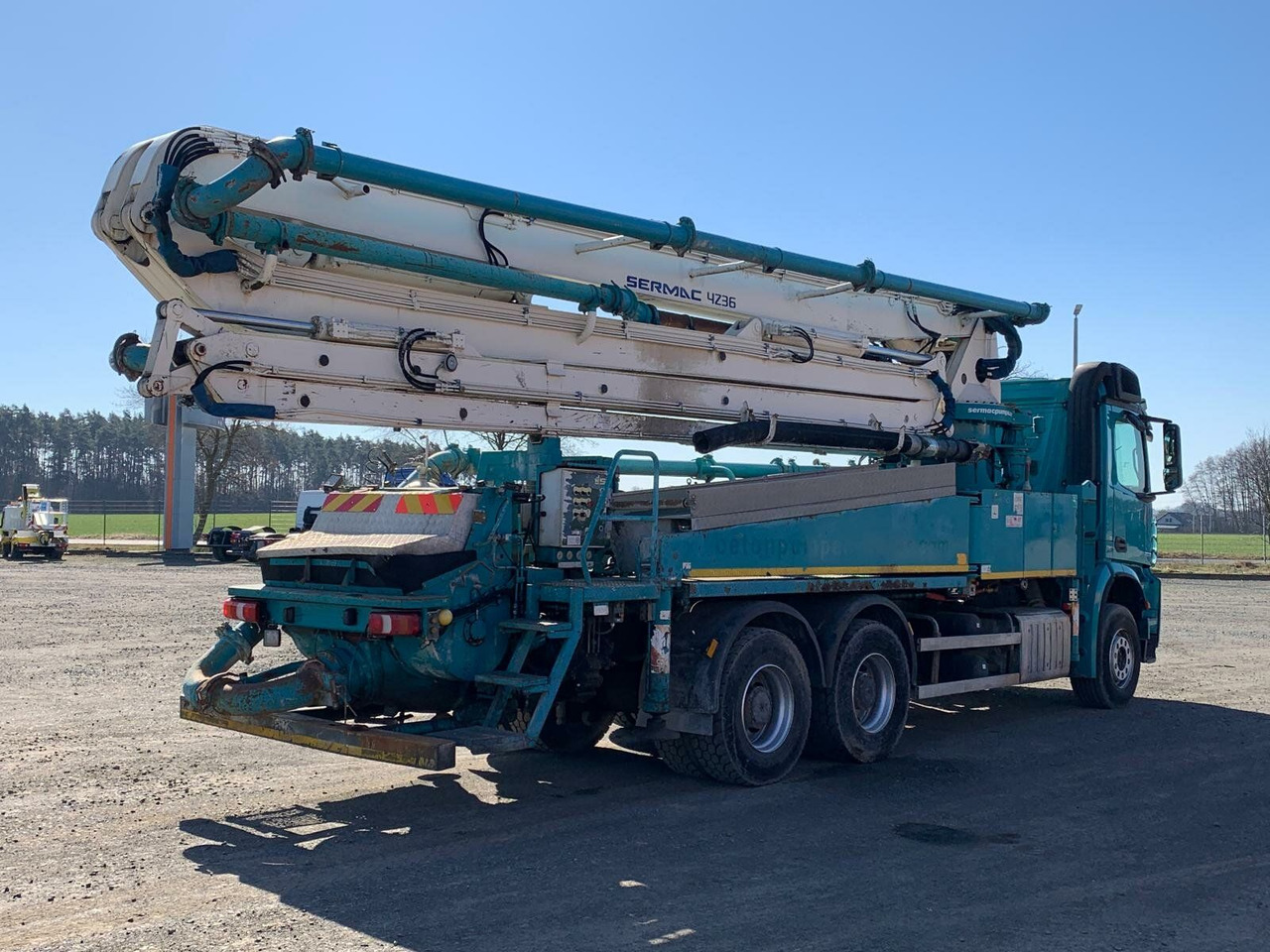 Mercedes-Benz AROCS 2636 6x4 Euro 6 Betonpumpe SERMAC 4Z36 - Autopompă de beton: Foto 5 Mercedes-Benz AROCS 2636 6x4 Euro 6 Betonpumpe SERMAC 4Z36 - Autopompă de beton: Foto 5