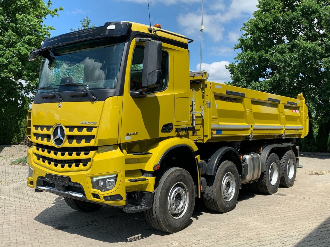 Mercedes-Benz AROCS 3248 8x4 Euro 6 Meiller Kipper Bordmatik - Camion basculantă: Foto 1 Mercedes-Benz AROCS 3248 8x4 Euro 6 Meiller Kipper Bordmatik - Camion basculantă: Foto 1