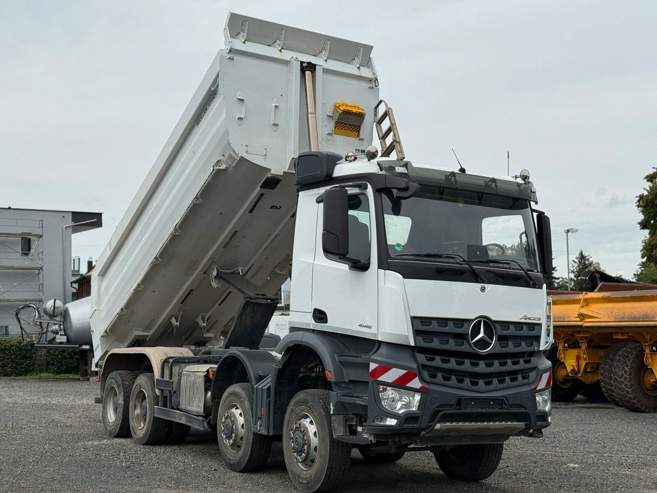 Mercedes-Benz AROCS 4145 8x8 Meiller Muldenkipper - Camion container de gunoi: Foto 2 Mercedes-Benz AROCS 4145 8x8 Meiller Muldenkipper - Camion container de gunoi: Foto 2