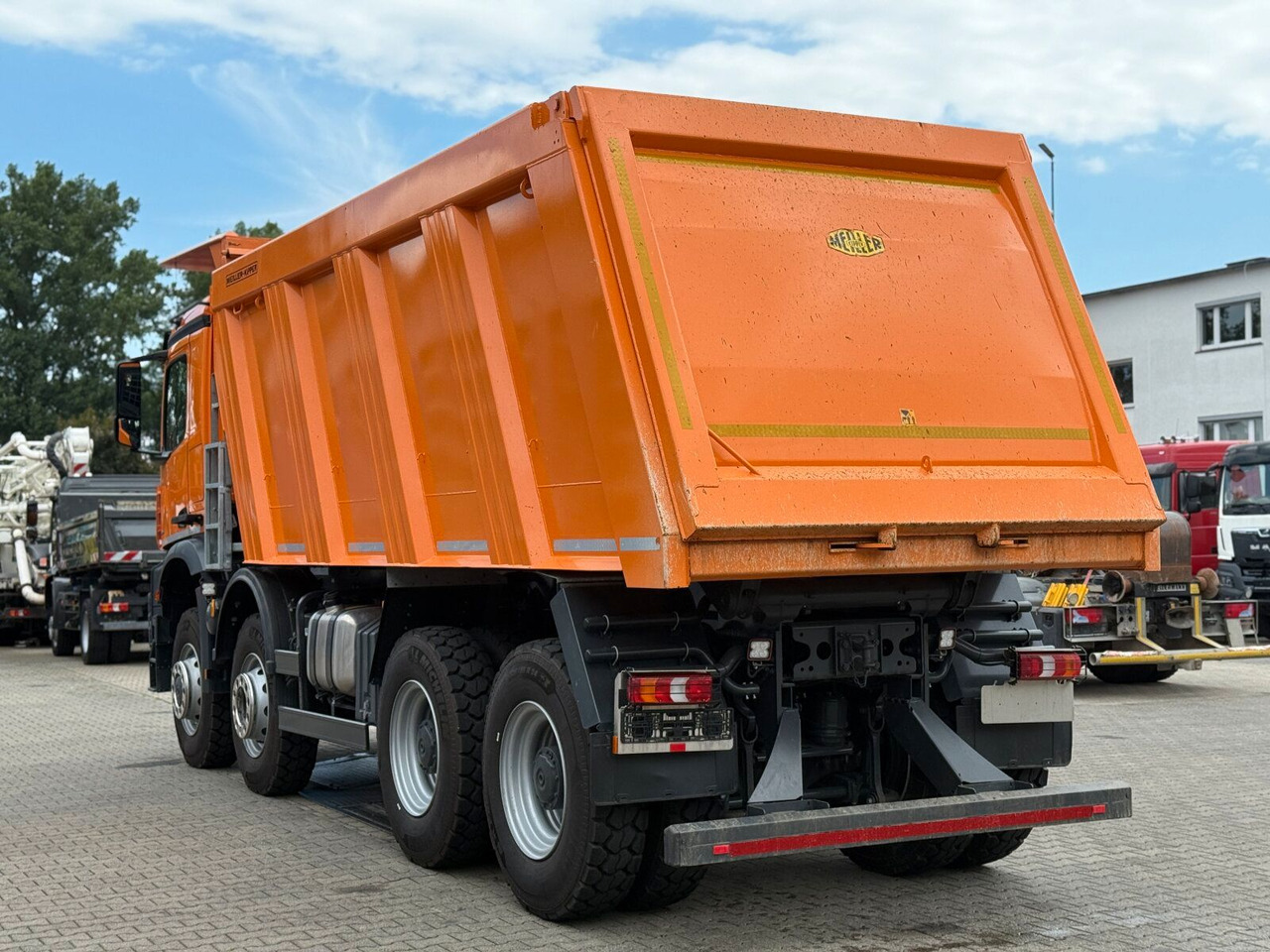 Mercedes-Benz AROCS 4851 8x6 Euro 6 Gesteinkipper MEILLER 25m³ - Camion basculantă: Foto 5 Mercedes-Benz AROCS 4851 8x6 Euro 6 Gesteinkipper MEILLER 25m³ - Camion basculantă: Foto 5