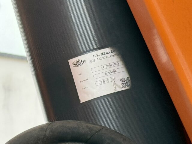 Leasing de Mercedes-Benz AROCS 4851 8x6 Euro 6 Gesteinkipper MEILLER 25m³ Mercedes-Benz AROCS 4851 8x6 Euro 6 Gesteinkipper MEILLER 25m³: Foto 7 Leasing de Mercedes-Benz AROCS 4851 8x6 Euro 6 Gesteinkipper MEILLER 25m³ Mercedes-Benz AROCS 4851 8x6 Euro 6 Gesteinkipper MEILLER 25m³: Foto 7