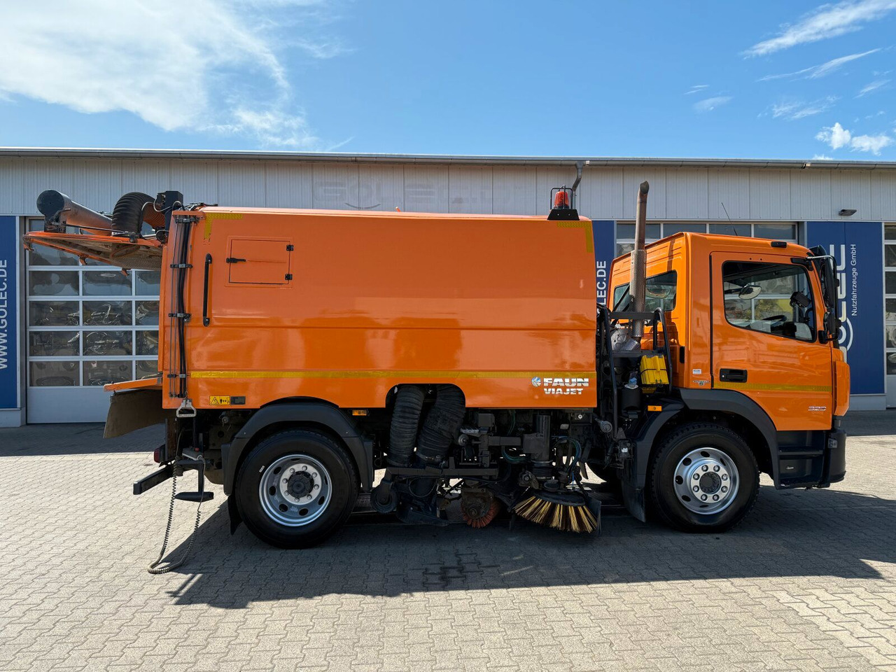 Mercedes-Benz ATEGO 1323 4x2 Kehrmaschine FAUN Viajet 6R/H - Măturătoare stradală: Foto 5 Mercedes-Benz ATEGO 1323 4x2 Kehrmaschine FAUN Viajet 6R/H - Măturătoare stradală: Foto 5
