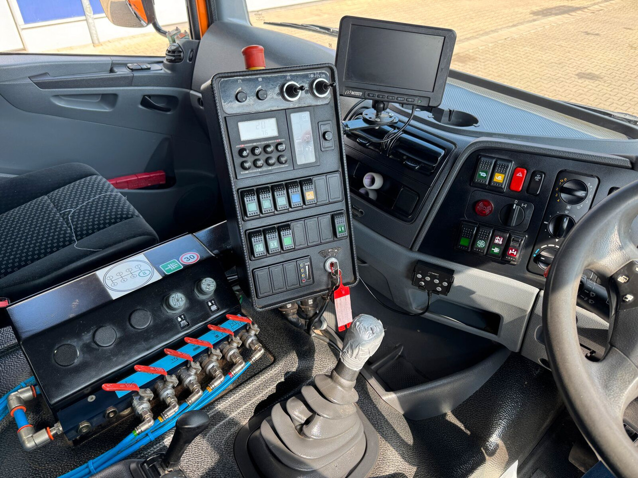 Măturătoare stradală Mercedes-Benz ATEGO 1324 4x2 Kehrmaschine FAUN Viajet 6R/H: Foto 15
