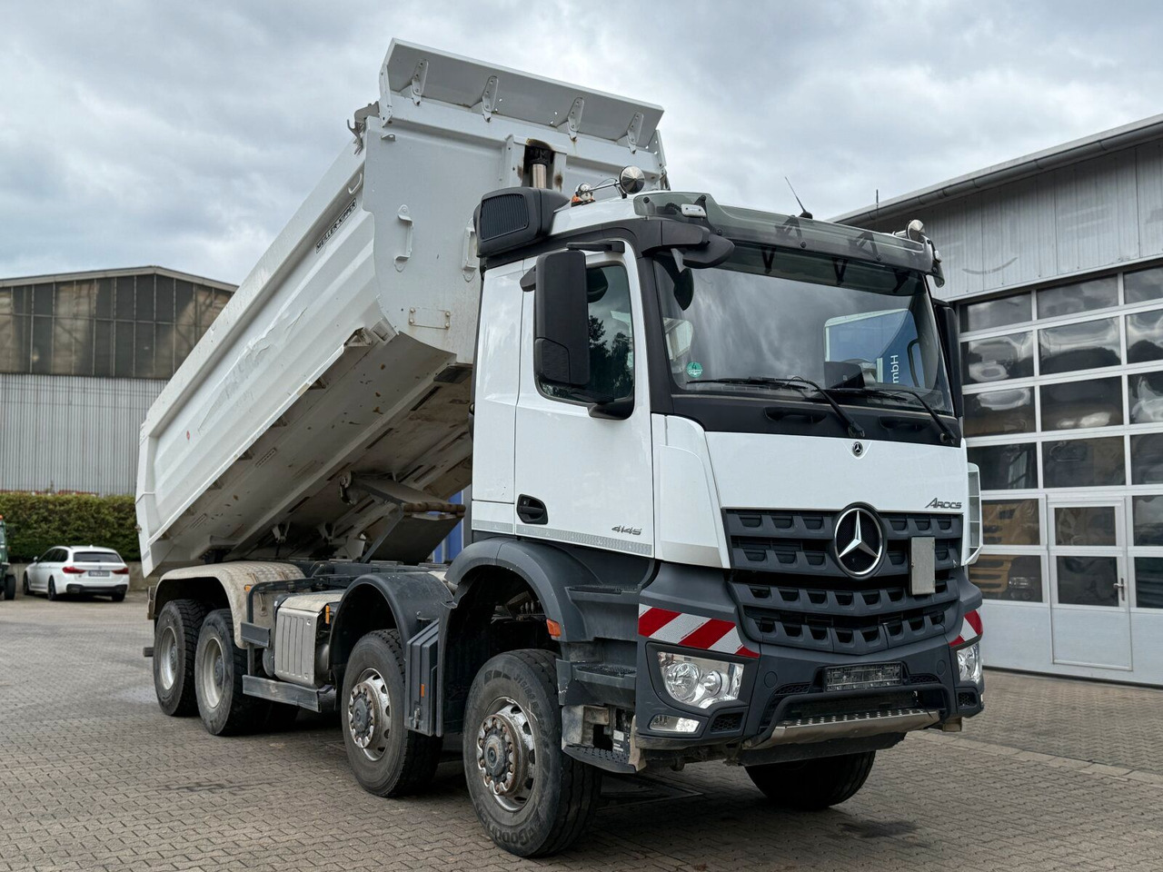 Mercedes-Benz Arocs 4145 8x8 Muldenkipper MEILLER - Camion container de gunoi: Foto 2 Mercedes-Benz Arocs 4145 8x8 Muldenkipper MEILLER - Camion container de gunoi: Foto 2