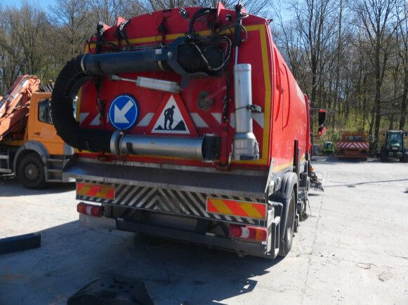 Mercedes-Benz Atego 1324 4x2 Kehrmaschine BROCK HD Anlage - Măturătoare stradală: Foto 5 Mercedes-Benz Atego 1324 4x2 Kehrmaschine BROCK HD Anlage - Măturătoare stradală: Foto 5