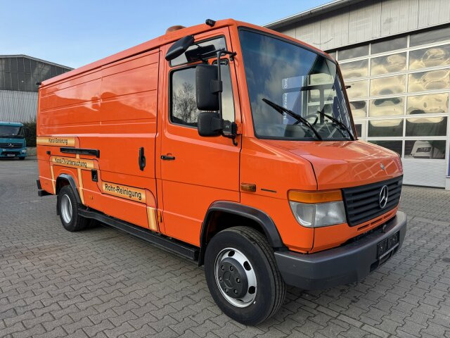 Mercedes-Benz Vario 818D Kanalreiniger Rockstroh Drain Jet 100 - Maşină pentru vidanjări: Foto 1 Mercedes-Benz Vario 818D Kanalreiniger Rockstroh Drain Jet 100 - Maşină pentru vidanjări: Foto 1