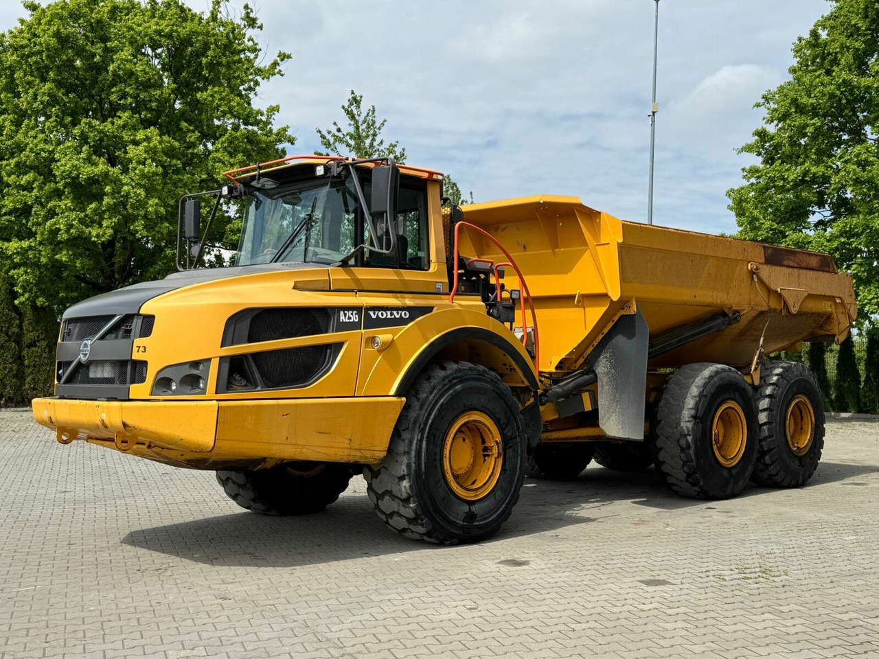 Volvo A25G Dumper 22,5 Ton 11.361 Stunden Volvo A25G Dumper 22,5 Ton 11.361 Stunden - Camion articulat: Foto 2 Volvo A25G Dumper 22,5 Ton 11.361 Stunden Volvo A25G Dumper 22,5 Ton 11.361 Stunden - Camion articulat: Foto 2