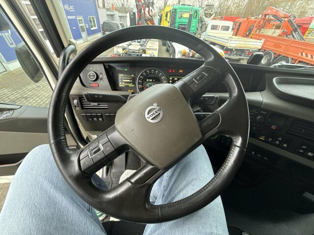 Volvo FH 510 8x4 Holztransporter Kran PENZ *Anhänger - Camion forestier, Camion cu macara: Foto 2 Volvo FH 510 8x4 Holztransporter Kran PENZ *Anhänger - Camion forestier, Camion cu macara: Foto 2