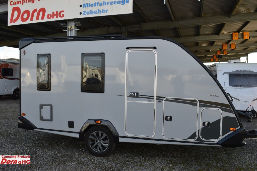 Knaus Sport&Fun 480 QL Black Selection Dachklima - Rulotă: Foto 1 Knaus Sport&Fun 480 QL Black Selection Dachklima - Rulotă: Foto 1