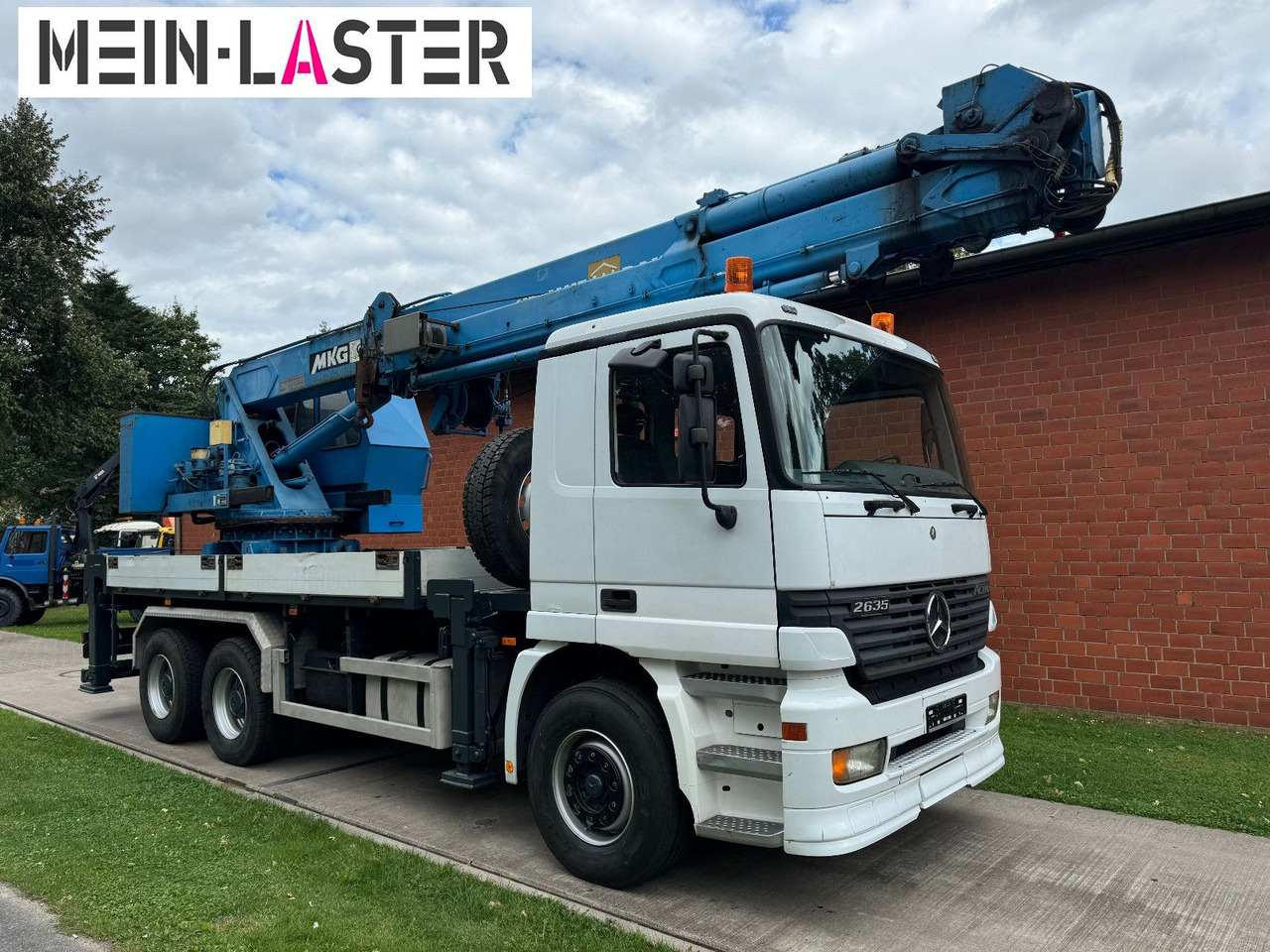 Mercedes-Benz 3335 V6 MKG 550 Ta2-a2 -46m 420 kg Funk - Camion cu macara: Foto 3 Mercedes-Benz 3335 V6 MKG 550 Ta2-a2 -46m 420 kg Funk - Camion cu macara: Foto 3