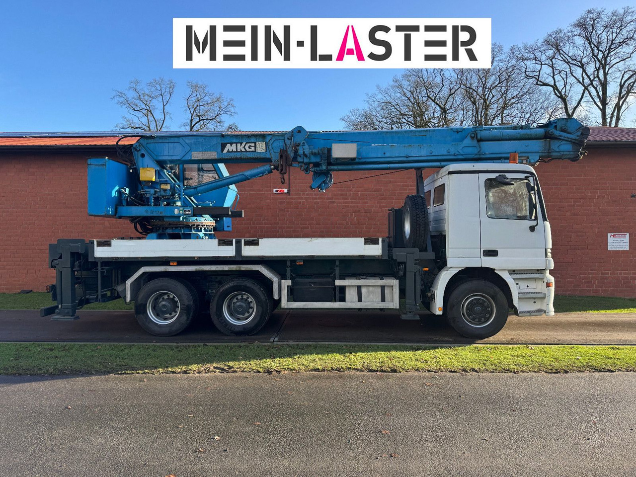 Mercedes-Benz 3335 V6 MKG 550 Ta2-a2 -46m 420 kg Funk - Camion cu macara: Foto 4 Mercedes-Benz 3335 V6 MKG 550 Ta2-a2 -46m 420 kg Funk - Camion cu macara: Foto 4