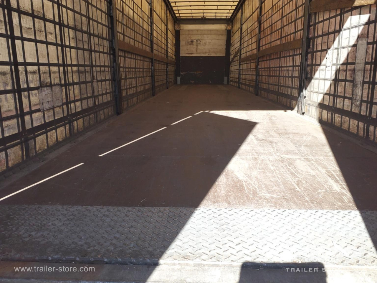 SCHMITZ Curtainsider Standard - Semiremorcă prelată: Foto 3 SCHMITZ Curtainsider Standard - Semiremorcă prelată: Foto 3