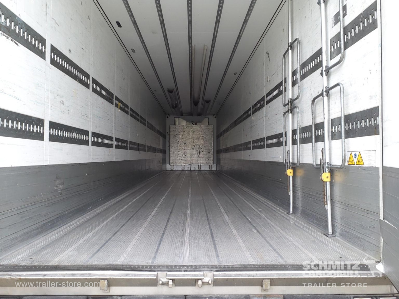 SCHMITZ Reefer Standard Taillift - Semiremorcă izoterma: Foto 3 SCHMITZ Reefer Standard Taillift - Semiremorcă izoterma: Foto 3