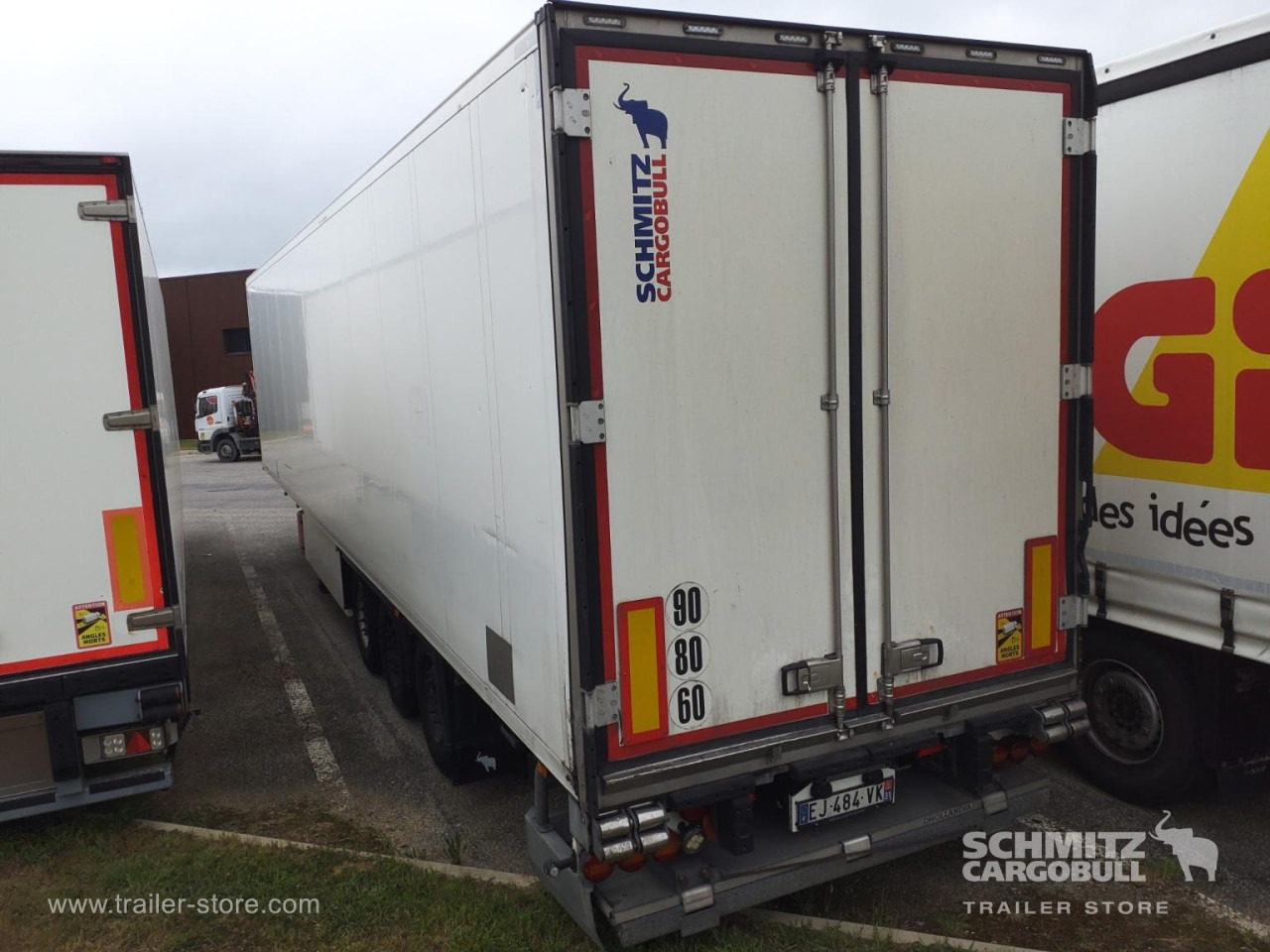 SCHMITZ Reefer Standard Taillift - Semiremorcă izoterma: Foto 2 SCHMITZ Reefer Standard Taillift - Semiremorcă izoterma: Foto 2