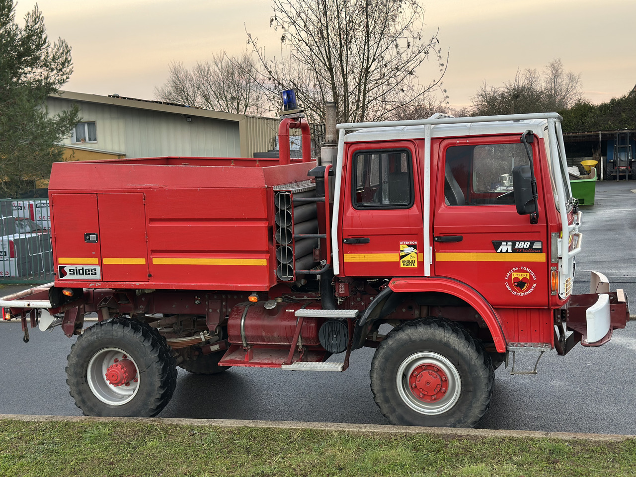 RENAULT M180 - Autospeciala de stins incendii: Foto 5 RENAULT M180 - Autospeciala de stins incendii: Foto 5