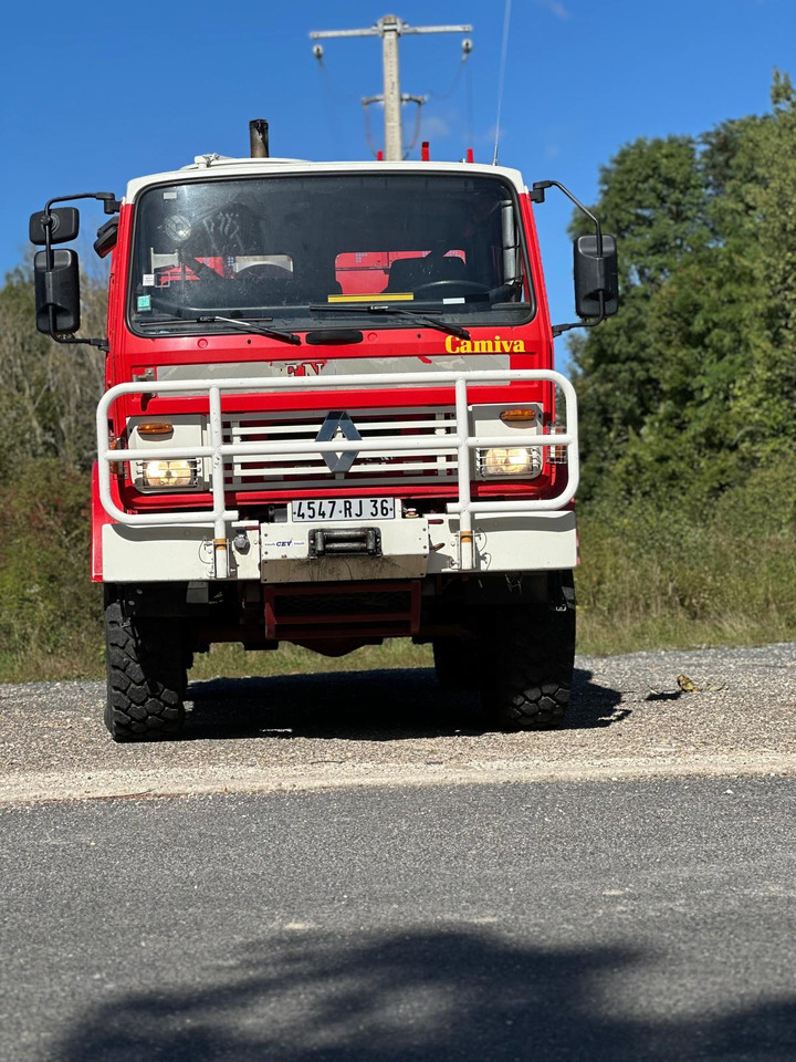 RENAULT M180 - Autospeciala de stins incendii: Foto 1 RENAULT M180 - Autospeciala de stins incendii: Foto 1