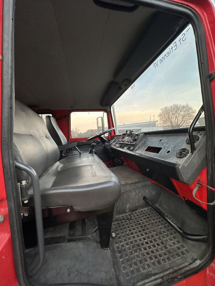 Autospeciala de stins incendii RENAULT M180: Foto 11